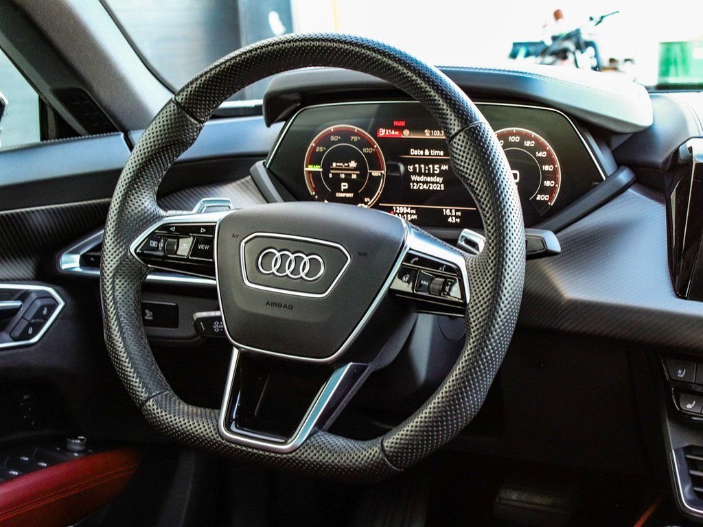Used 2024 Audi e-tron GT Premium Plus image 26