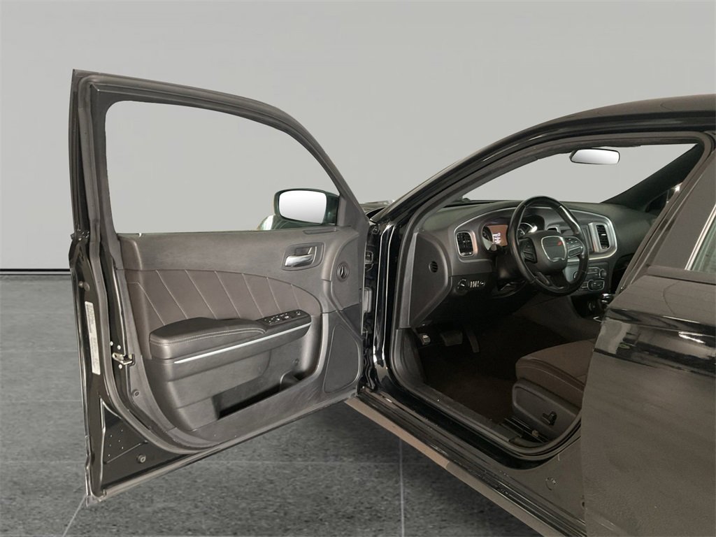Used 2022 Dodge Charger SXT image 12
