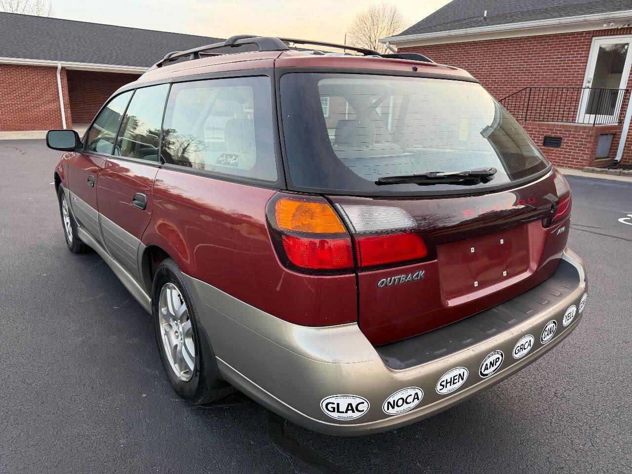 Used 2004 Subaru Outback Wagon image 4