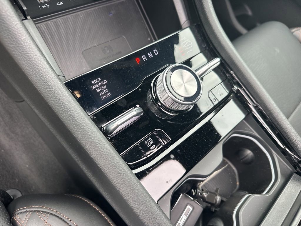 Used 2023 Jeep Grand Cherokee Summit w/ Luxury Tech Group V image 28