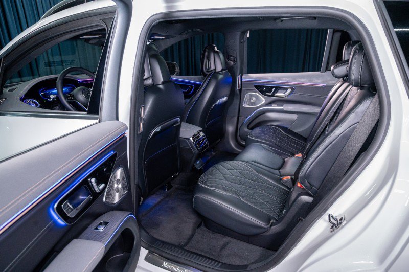 New 2026 Mercedes-Benz EQS 400 4MATIC SUV image 30