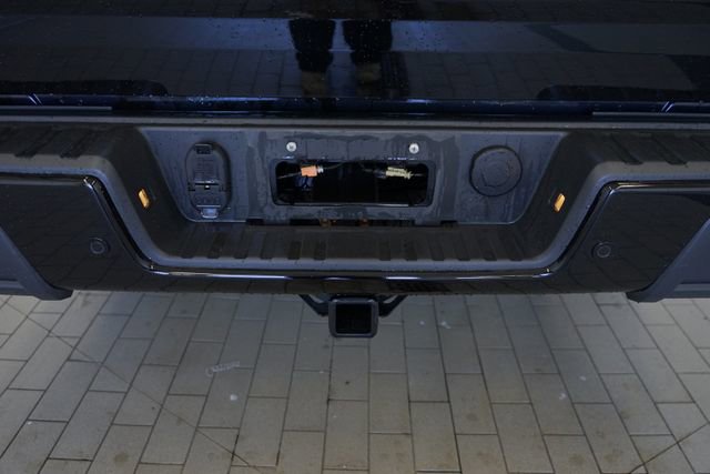 Used 2022 Chevrolet Colorado Z71 w/ Z71 Midnight Edition AWD/4WD image 13