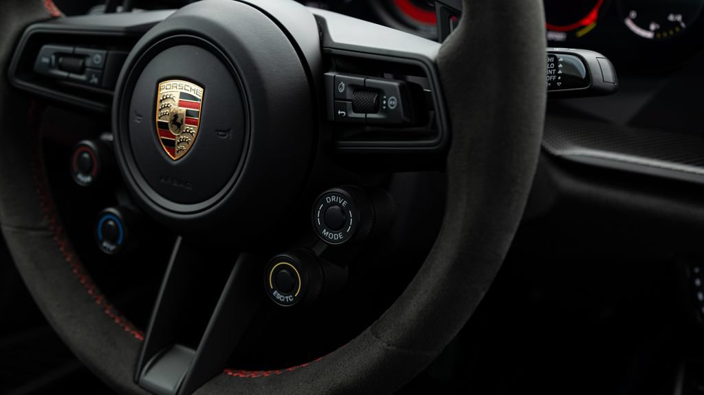 Certified 2025 Porsche 911 GT3 RS RWD image 17