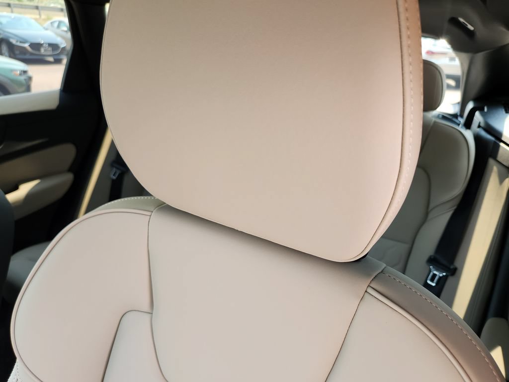 New 2026 Volvo XC60 B5 Plus w/ Protection Package Premier AWD/4WD image 6
