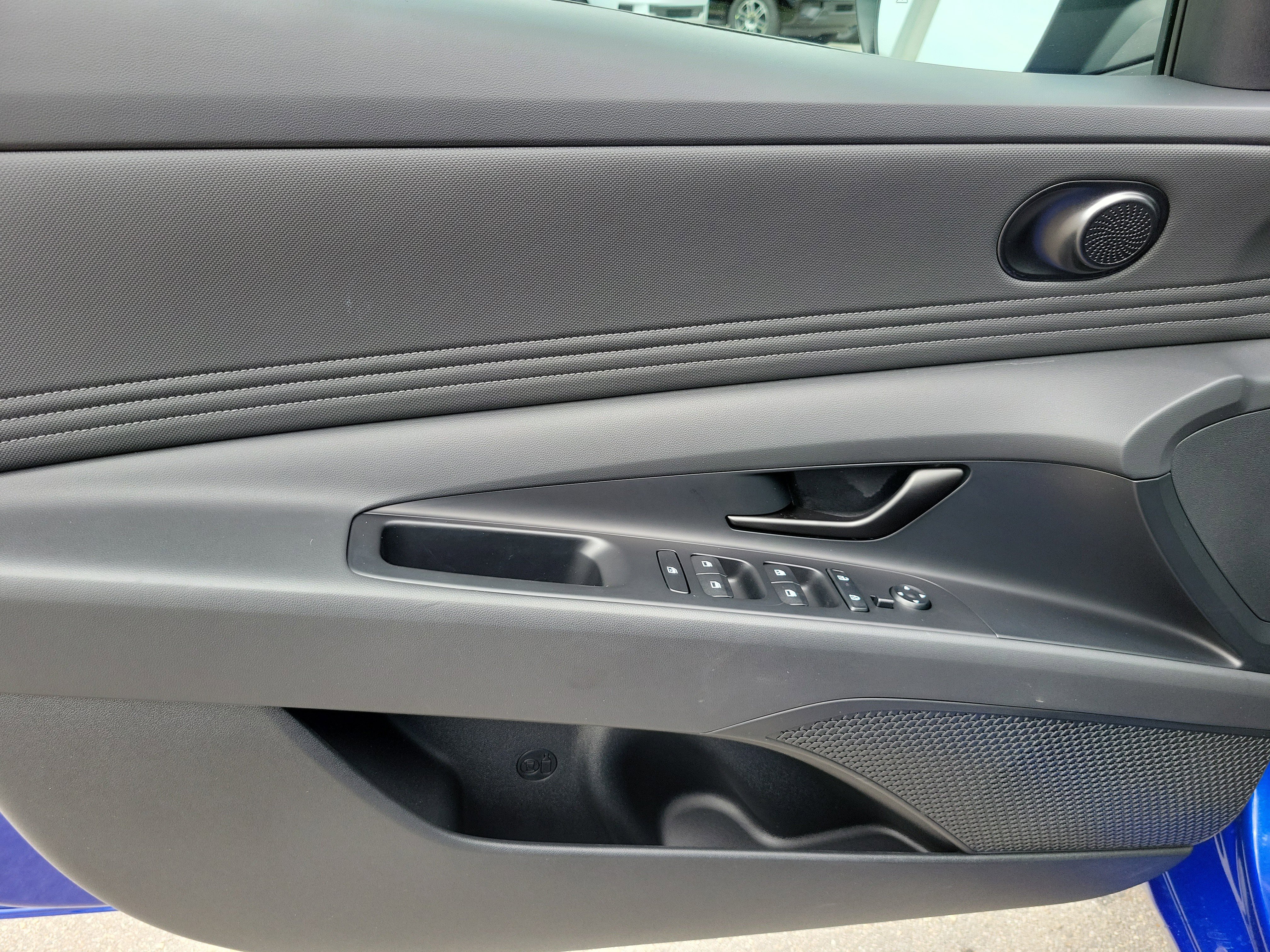 Used 2025 Hyundai Elantra Sport FWD image 24