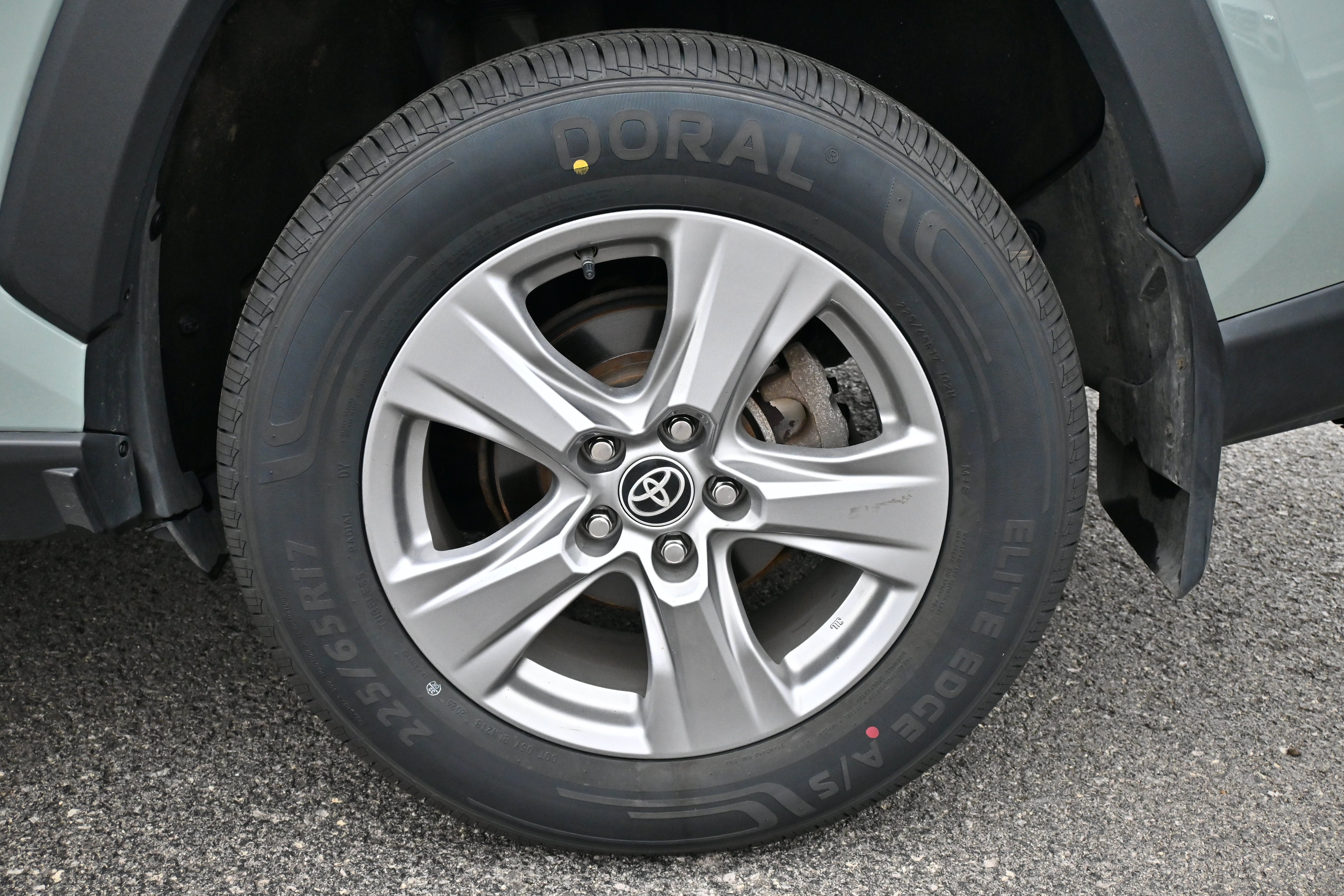 Used 2022 Toyota RAV4 XLE w/ Convenience Package AWD/4WD image 10