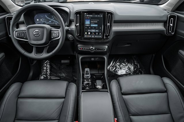New 2026 Volvo XC40 B5 Plus w/ Protection Package Premier image 20