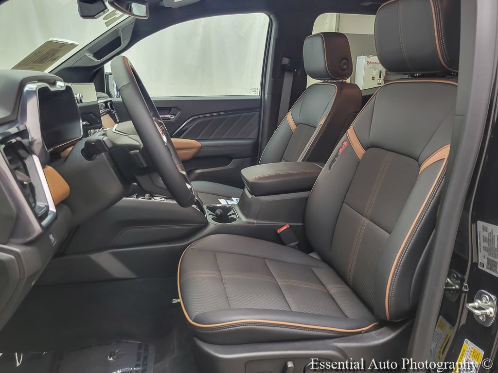 Used 2025 GMC Canyon AT4 AWD/4WD image 8
