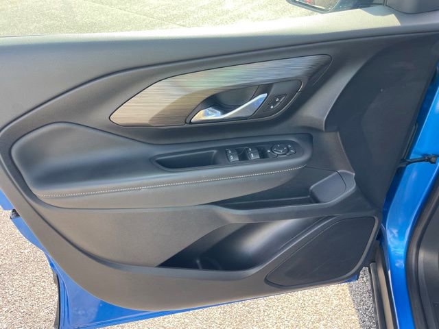 Used 2024 GMC Terrain SLE image 9