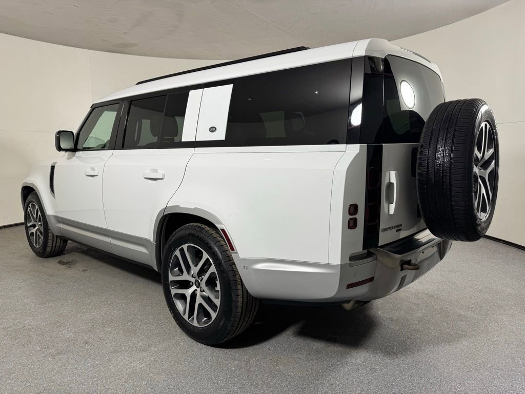 Used 2023 Land Rover Defender 130 SE AWD/4WD image 8