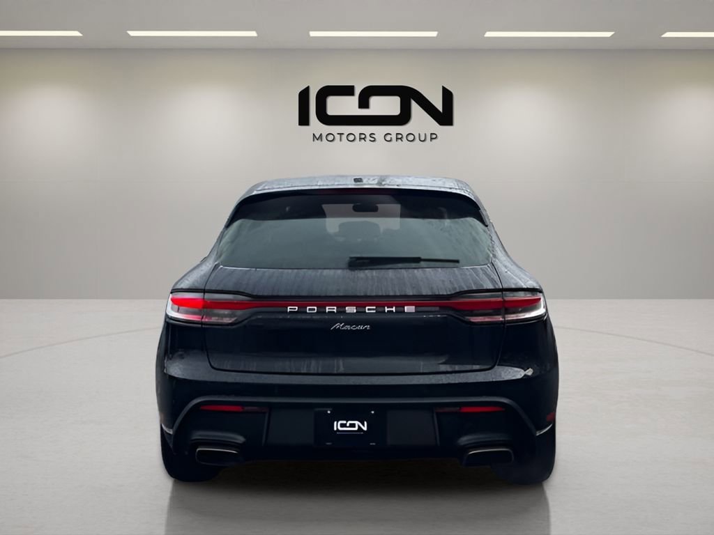 Used 2024 Porsche Macan T AWD/4WD image 4