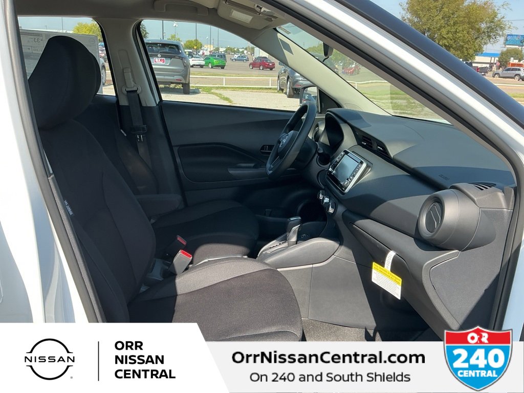 New 2025 Nissan Kicks Play S image 11