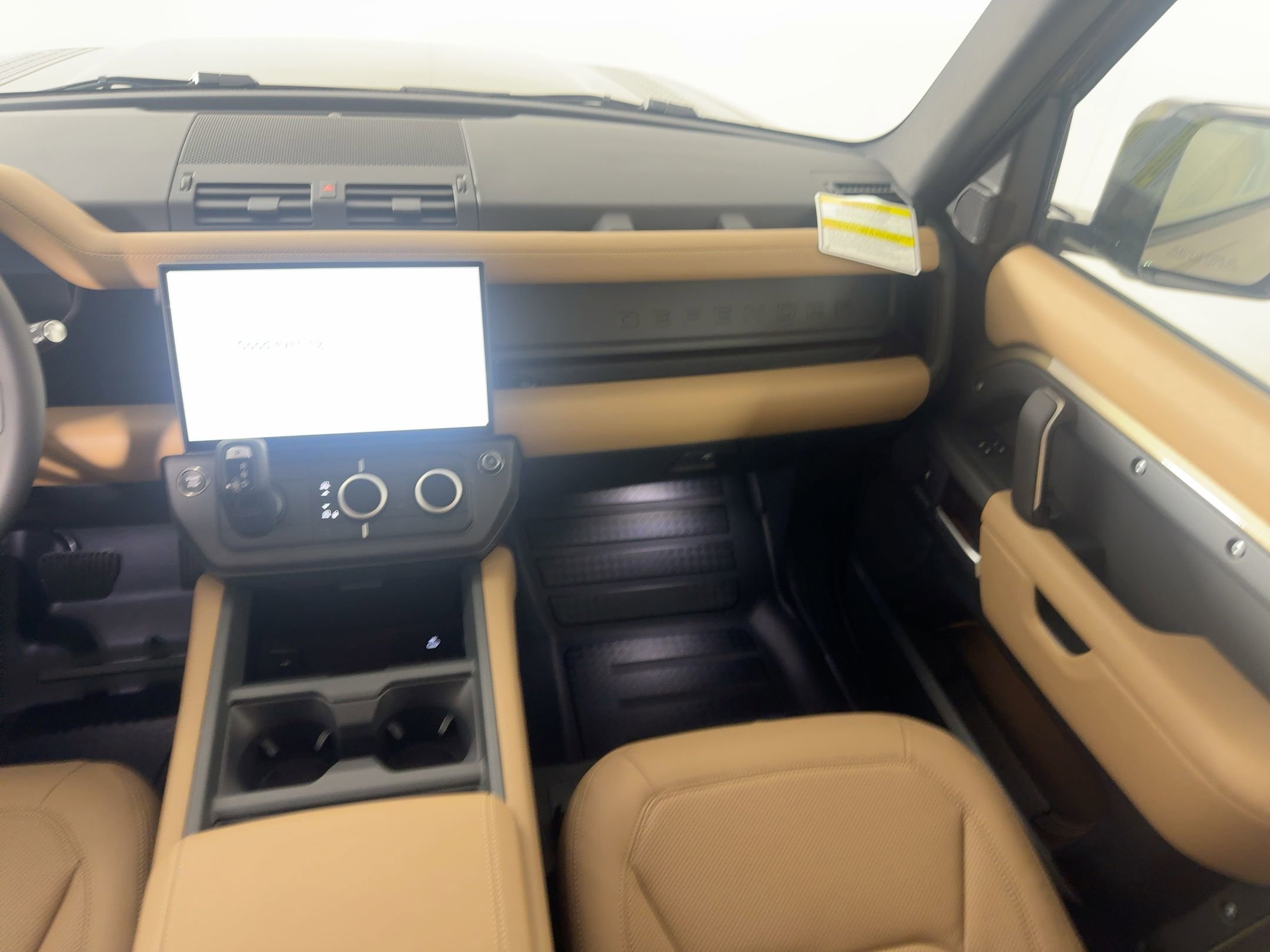 New 2026 Land Rover Defender 110 X-Dynamic SE image 27