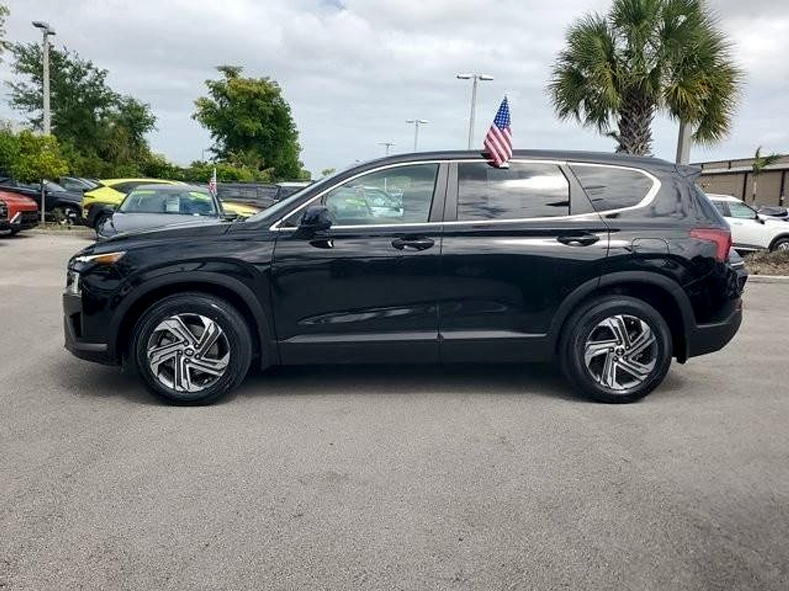 Used 2023 Hyundai Santa Fe SE w/ Cargo Package FWD image 8