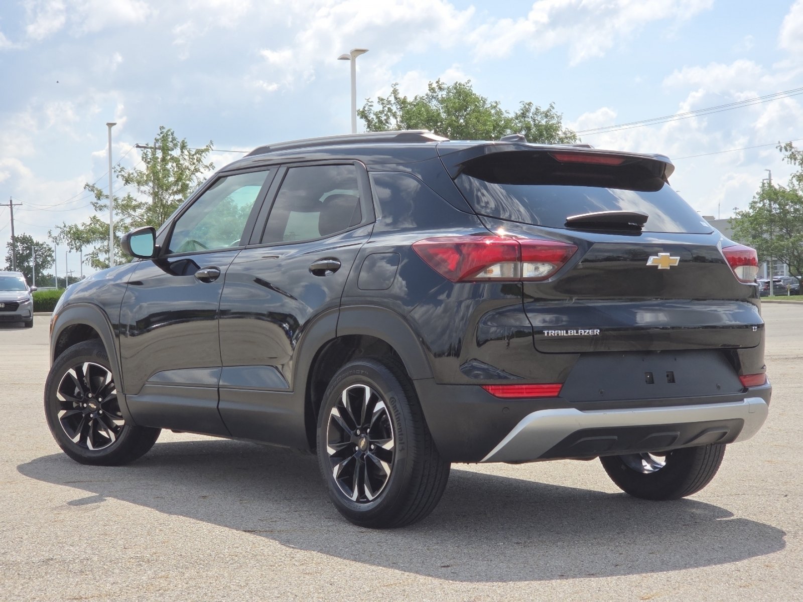 Used 2021 Chevrolet TrailBlazer LT w/ Sun and Liftgate Package FWD image 14