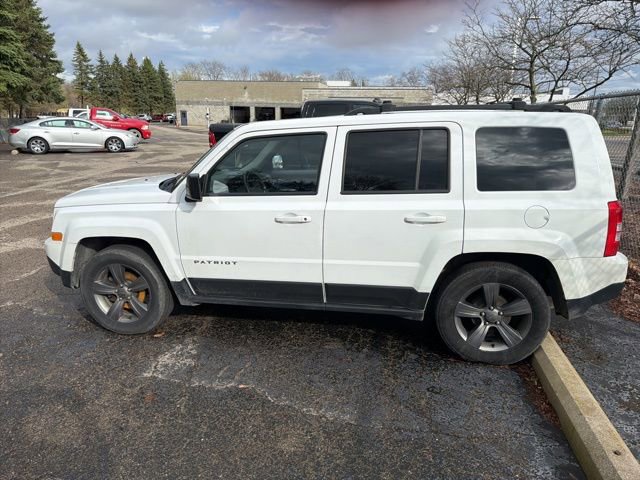 Used 2015 Jeep Patriot High Altitude FWD image 3