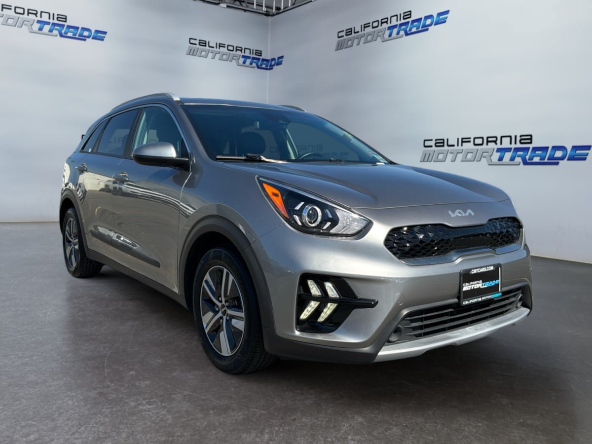 Used 2022 Kia Niro LXS FWD image 3