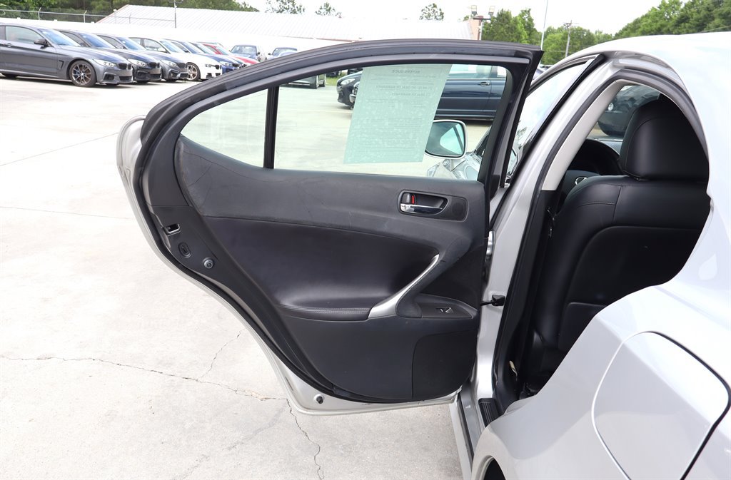 Used 2006 Lexus IS 250 w/ Preferred Accessory Pkg RWD image 29