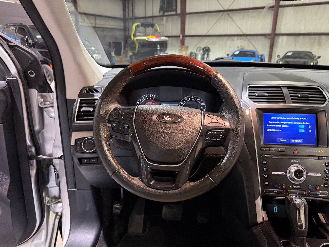 Used 2019 Ford Explorer Platinum AWD/4WD image 30