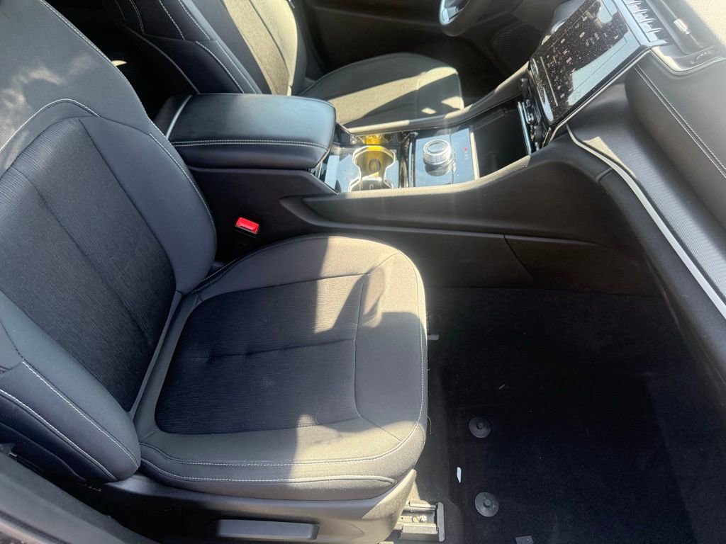 Used 2023 Jeep Grand Cherokee L Laredo AWD/4WD image 52