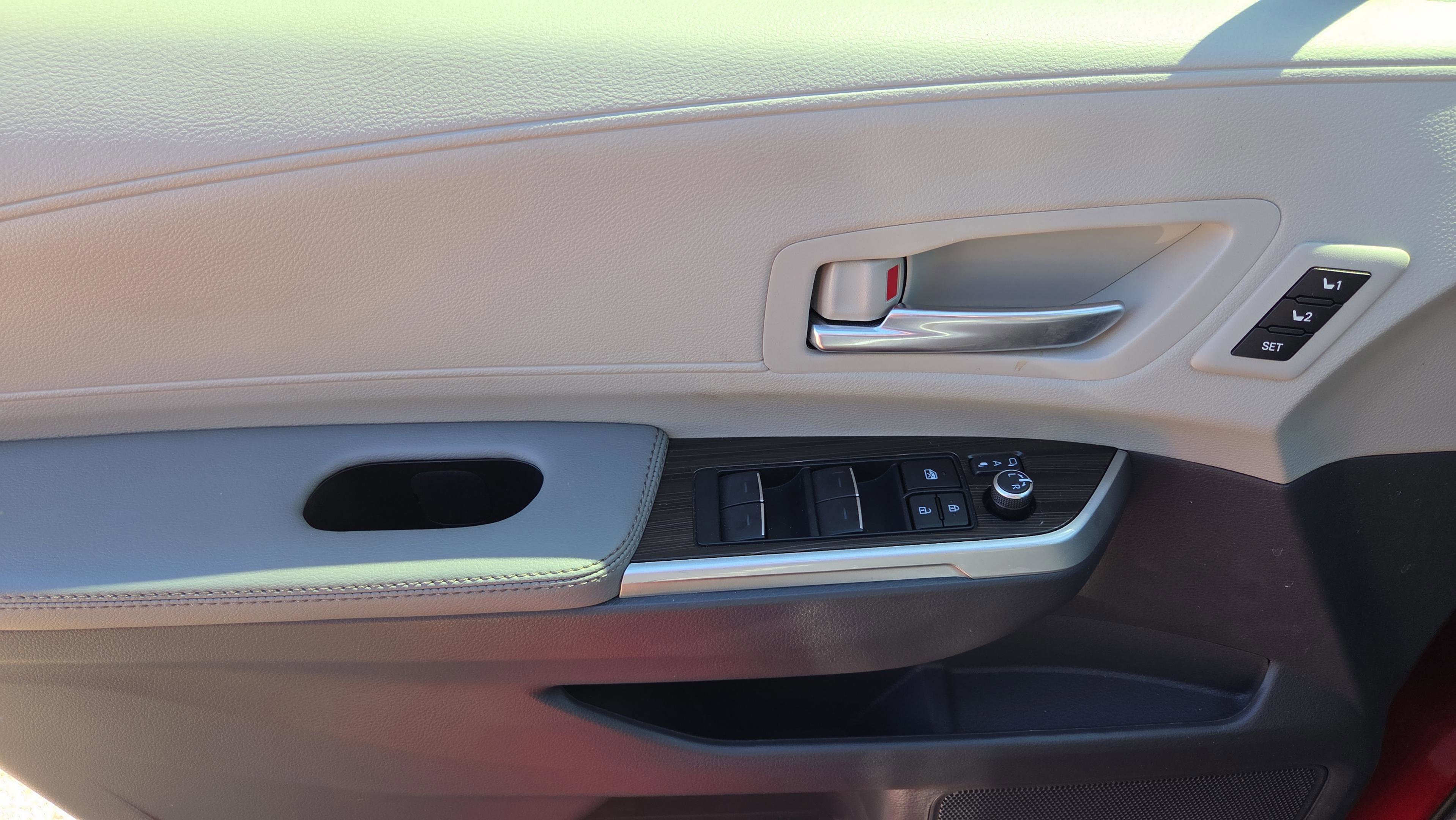 Certified 2023 Toyota Sienna Limited image 24