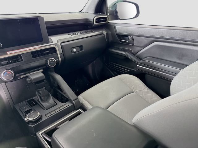 Certified 2025 Toyota Tacoma SR5 AWD/4WD image 21