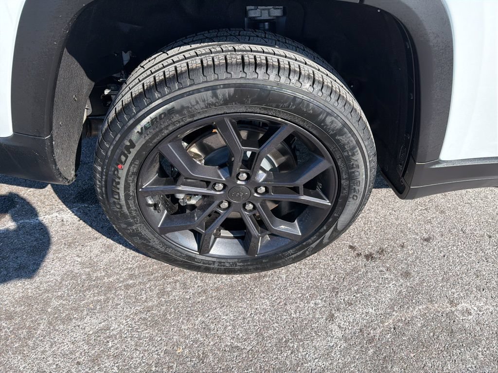 New 2025 Jeep Grand Cherokee L Limited AWD/4WD image 16