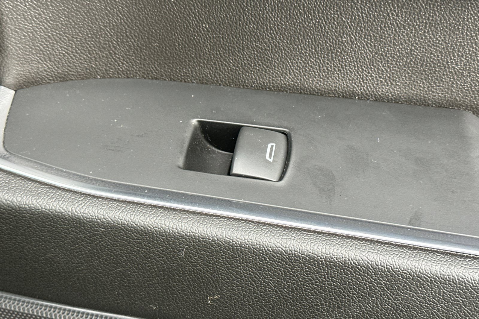 Used 2024 GMC Sierra 1500 Elevation w/ LPO, Elevation Black Package image 20