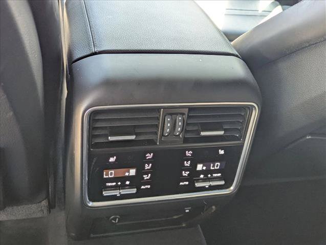 Used 2023 Porsche Cayenne AWD/4WD image 18