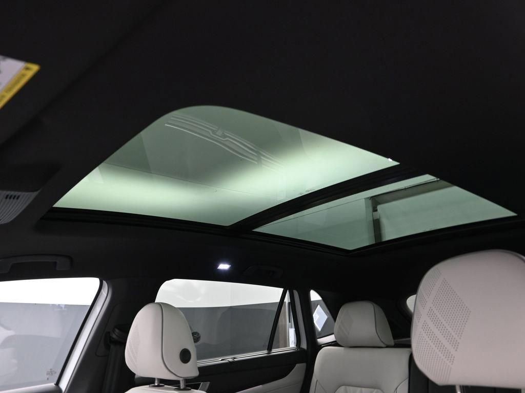 New 2026 Volkswagen Atlas Cross Sport SEL Premium R-Line image 11