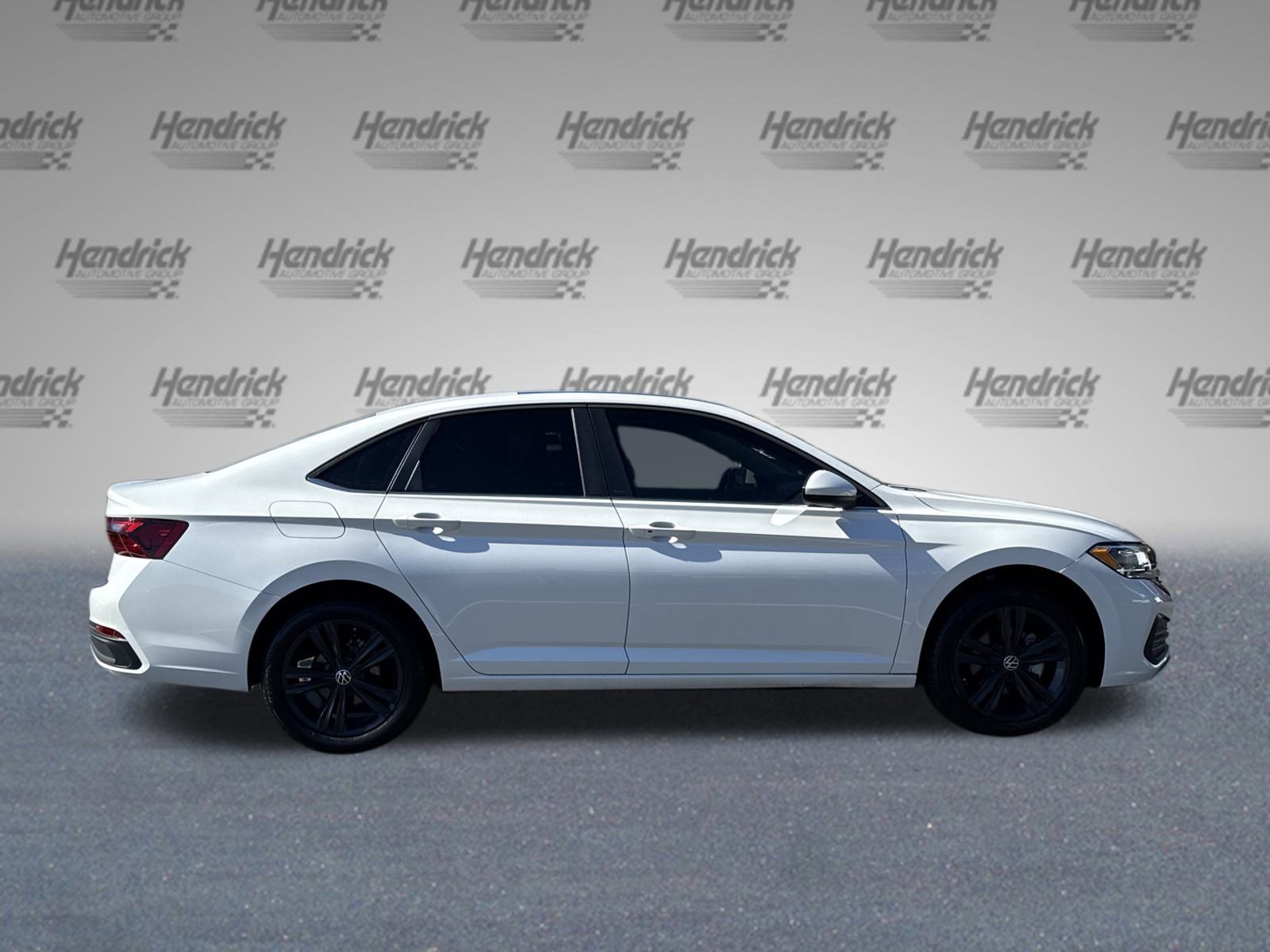Used 2023 Volkswagen Jetta SE w/ Panoramic Sunroof Package image 11