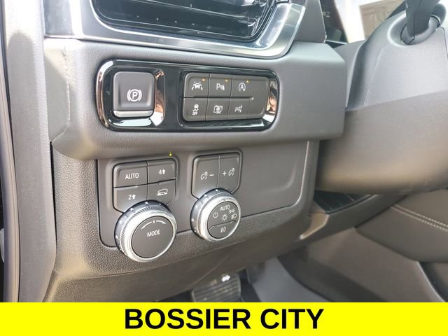 New 2026 GMC Yukon XL Elevation w/ LPO, Illumination Package AWD/4WD image 13