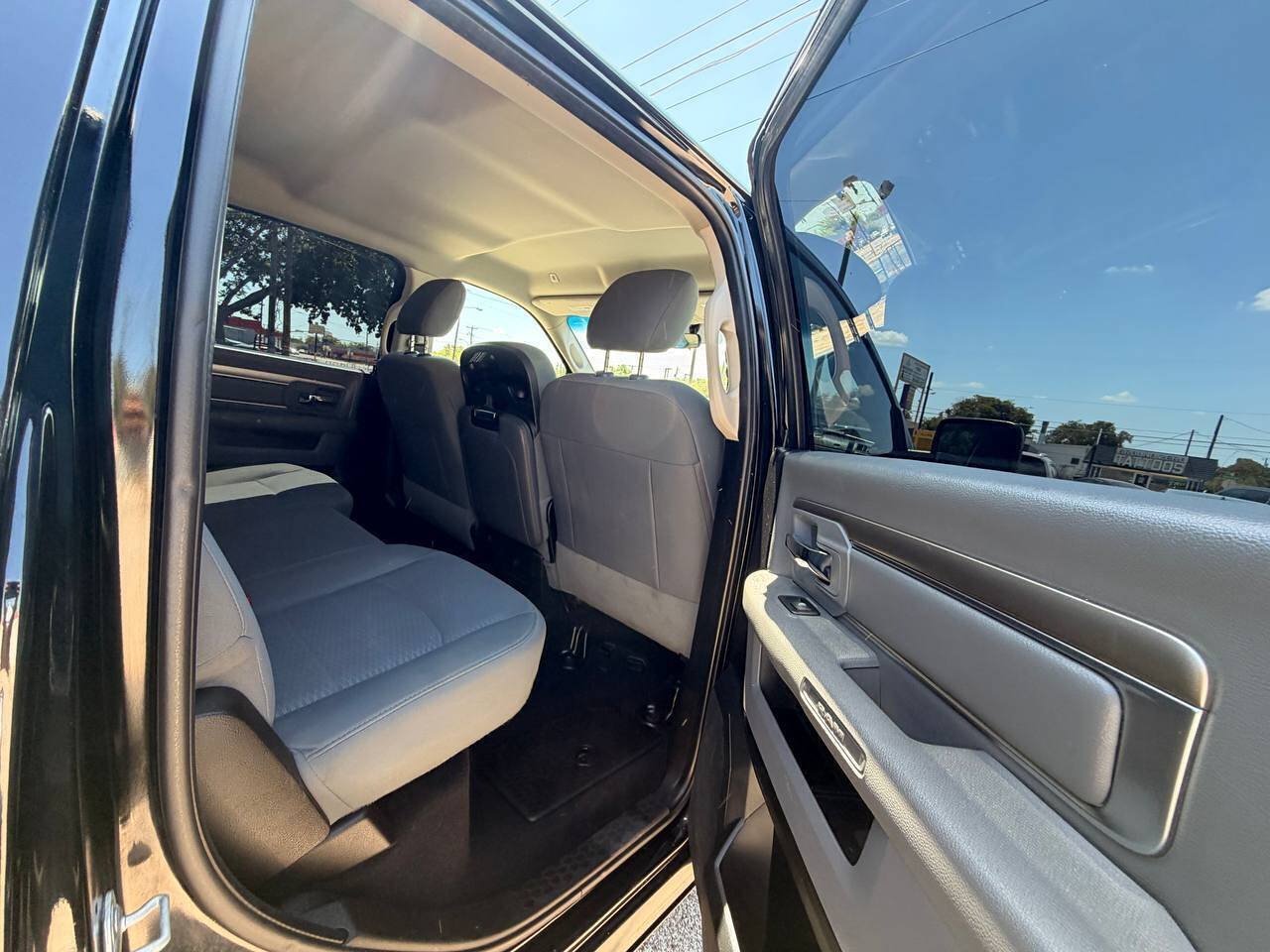 Used 2019 RAM 1500 Classic SLT RWD image 16