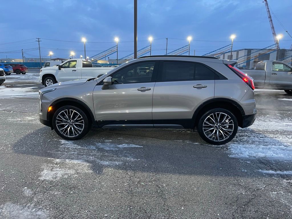 Used 2024 Cadillac XT4 Sport image 2
