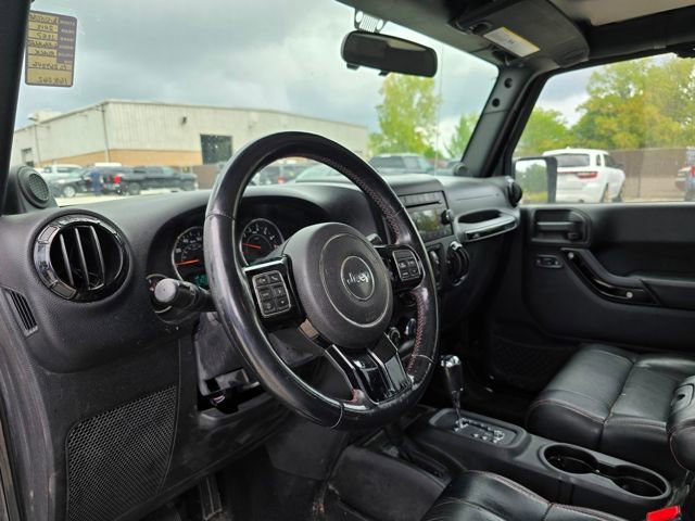 Used 2012 Jeep Wrangler Unlimited Sahara image 11