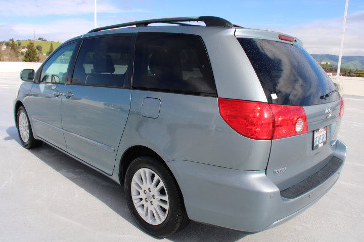 Used 2009 Toyota Sienna XLE image 5