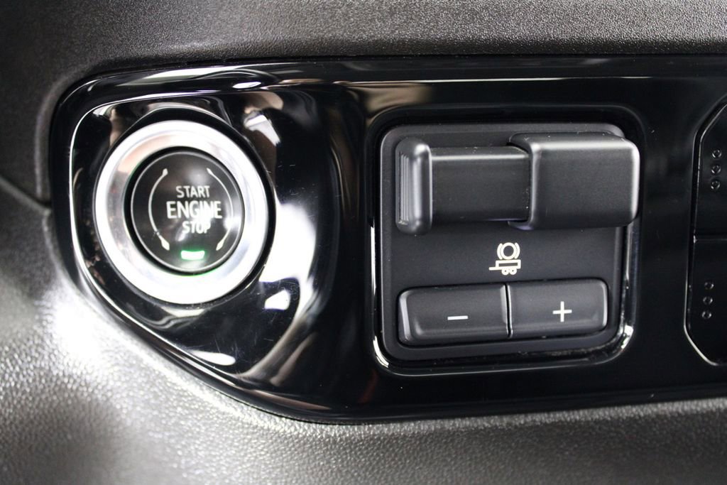 Used 2024 Chevrolet Silverado 3500 LT w/ Convenience Package AWD/4WD image 23
