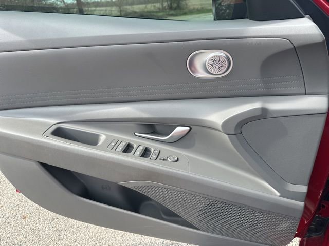 Used 2023 Hyundai Elantra SEL image 37