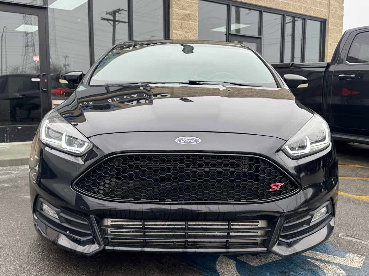 Used 2016 Ford Focus ST image 2