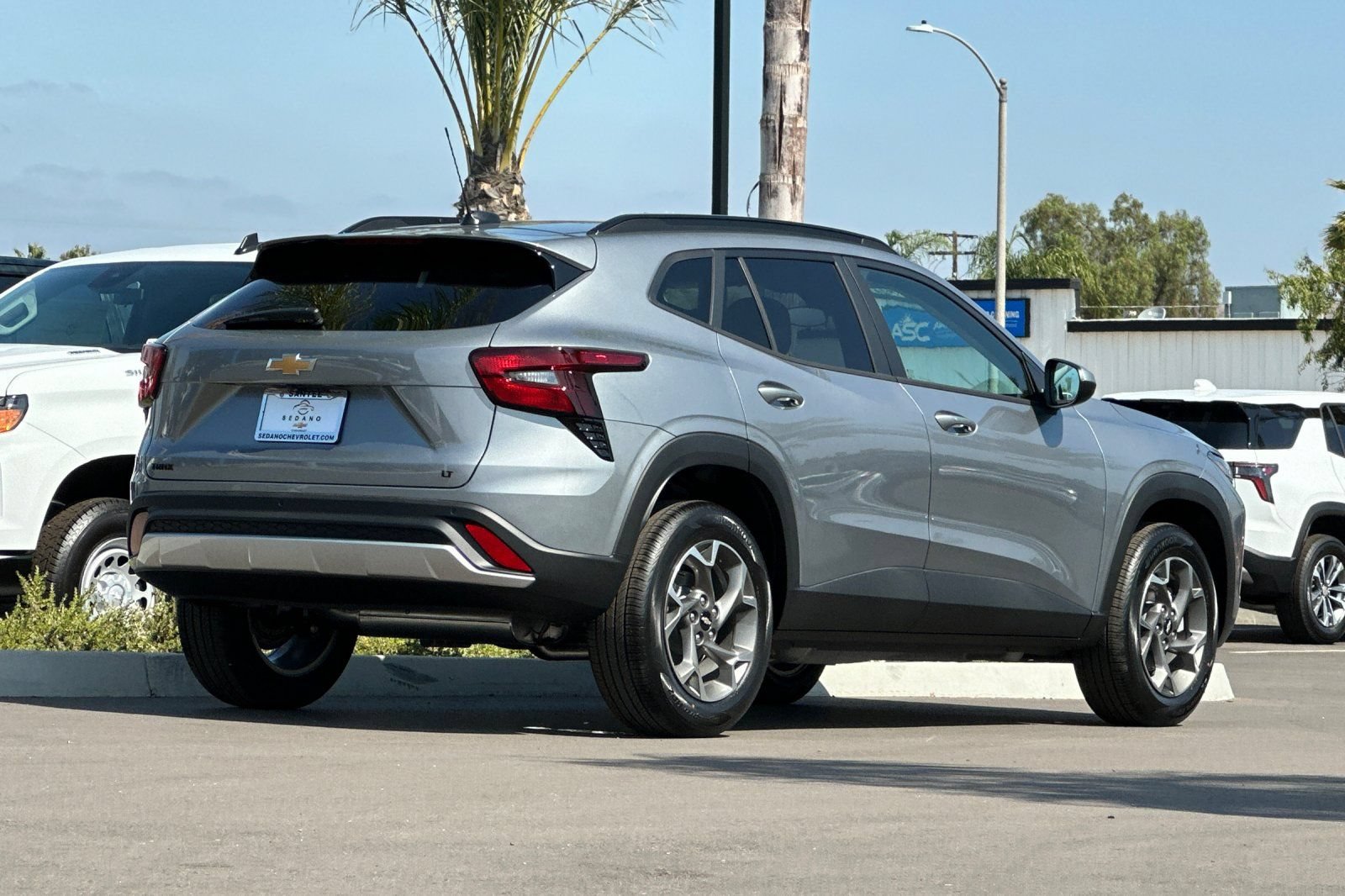 New 2026 Chevrolet Trax LT w/ Driver Confidence Package FWD image 4