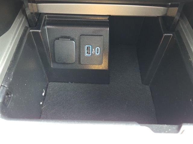 Certified 2023 Ford Explorer XLT w/ Equipment Group 202A image 38