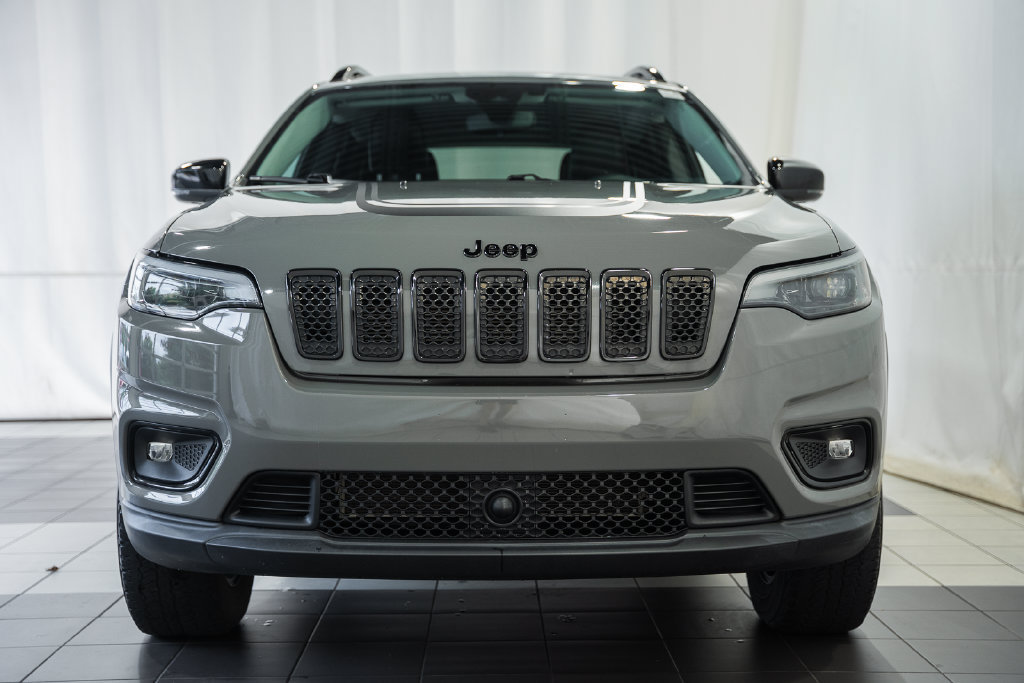 Used 2022 Jeep Cherokee Latitude w/ Trailer Tow Group AWD/4WD image 2