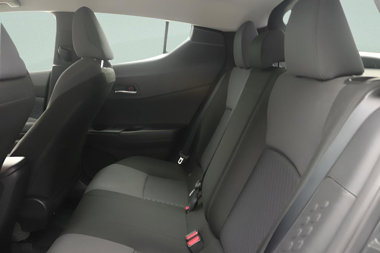 Used 2020 Toyota C-HR LE image 29