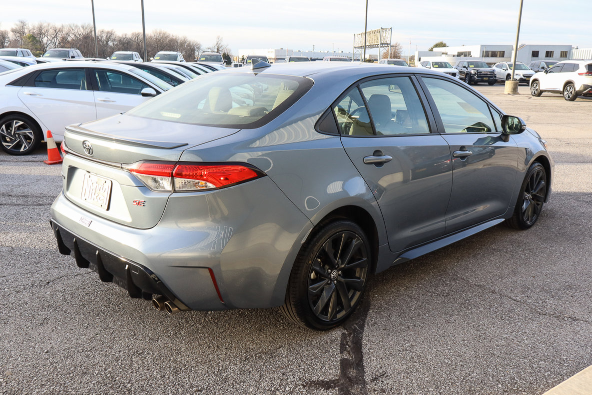 Used 2024 Toyota Corolla SE image 4