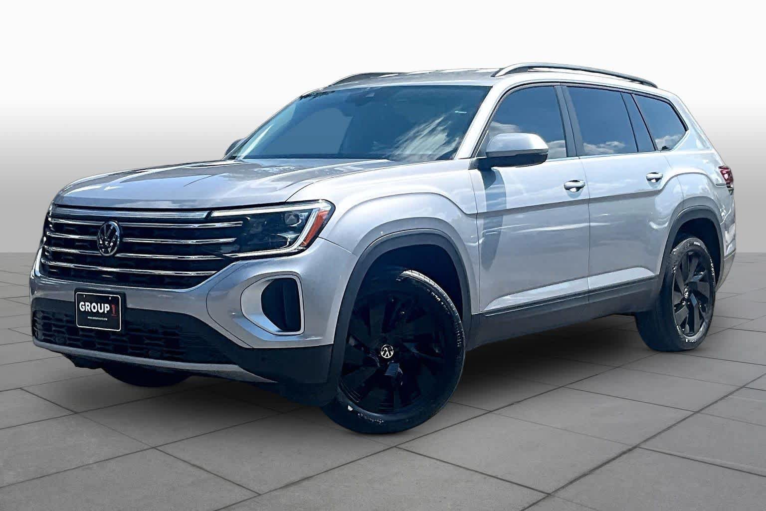 Used 2024 Volkswagen Atlas SE FWD image 1
