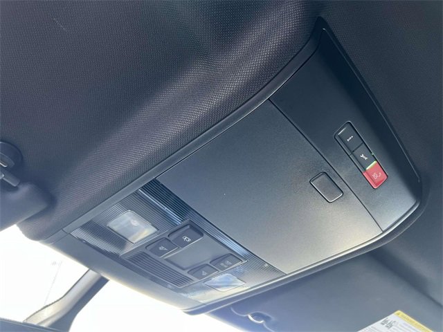 Certified 2022 Volkswagen Atlas Cross Sport SE image 34