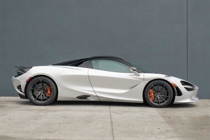 Used 2024 McLaren 750S Spider image 9