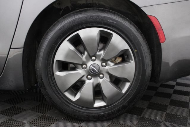 Used 2019 Chrysler Pacifica Touring-L w/ S Appearance Package FWD image 8