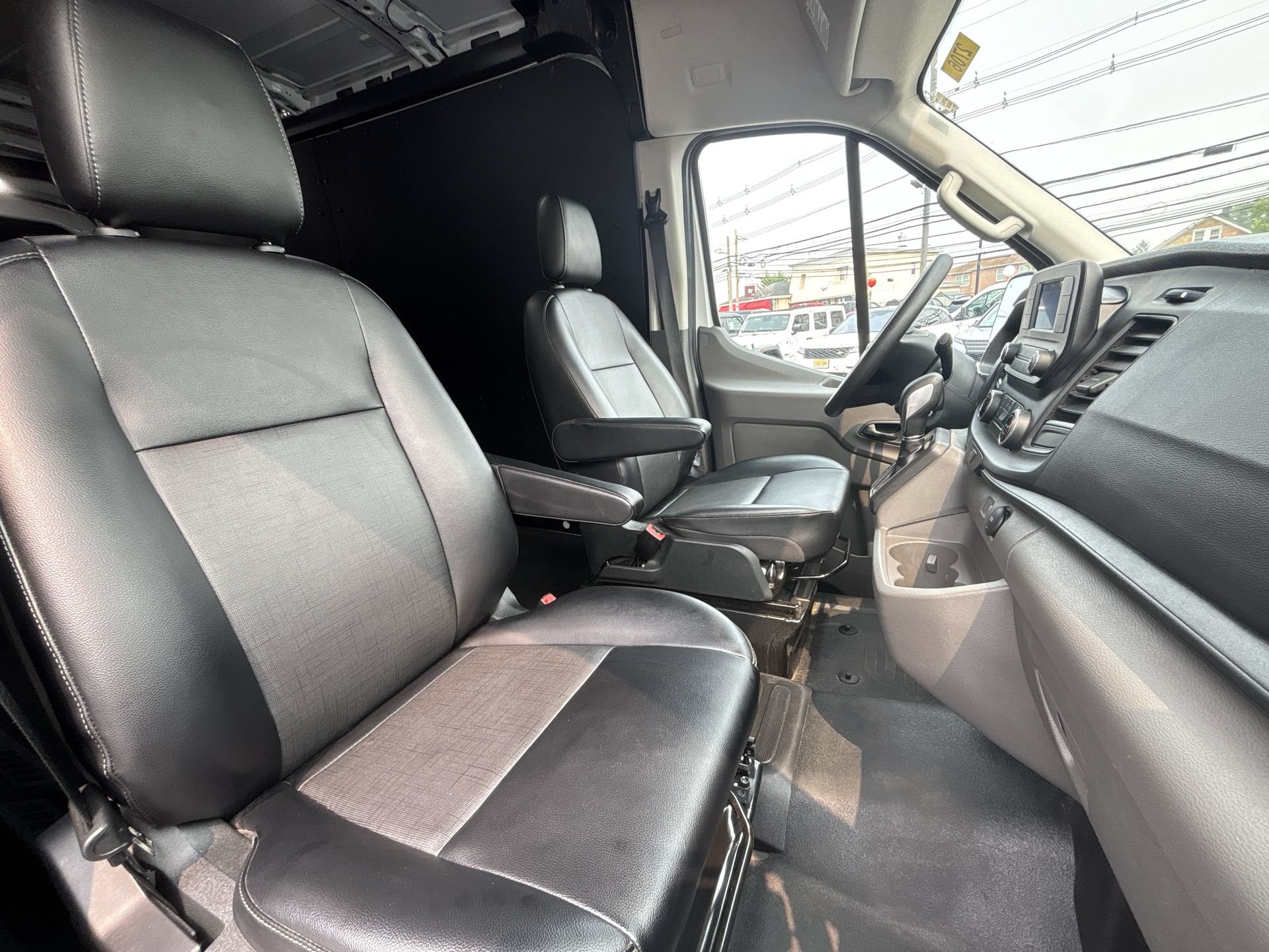 Used 2024 Ford Transit 250 148 Medium Roof w/ Exterior Upgrade Package RWD image 22