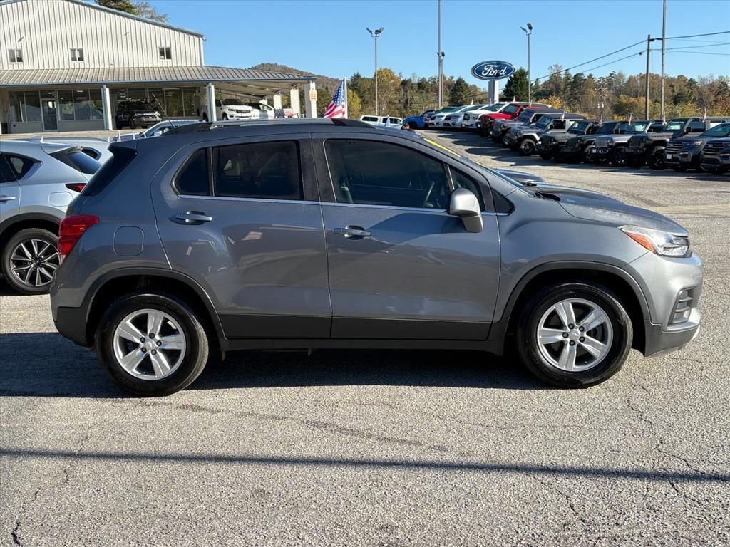 Used 2020 Chevrolet Trax LT image 3